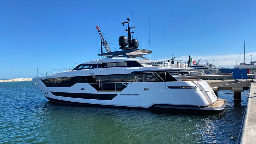 Y yacht (Custom Line, 32.82m, 2022)